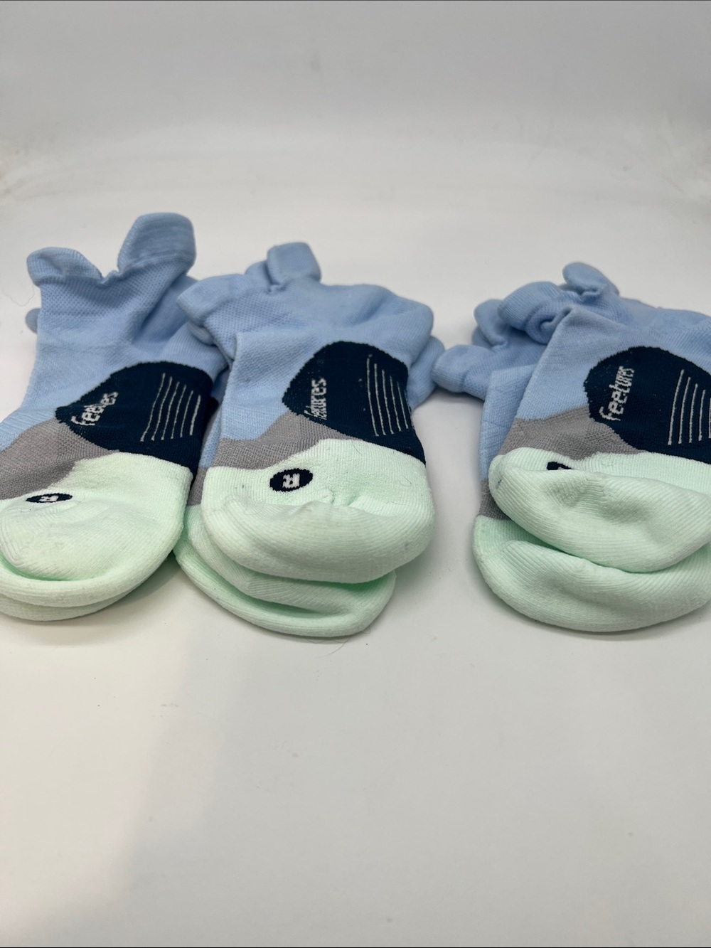 Feetures Elite light Cushion No Show Tab Running Socks Medium 3 Pack New - Picture 3 of 4